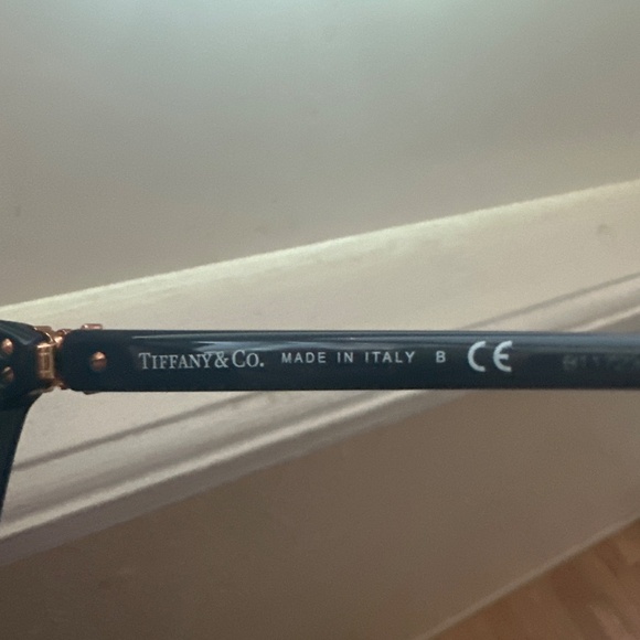 These sunglasses have only been worn once. main image 7
